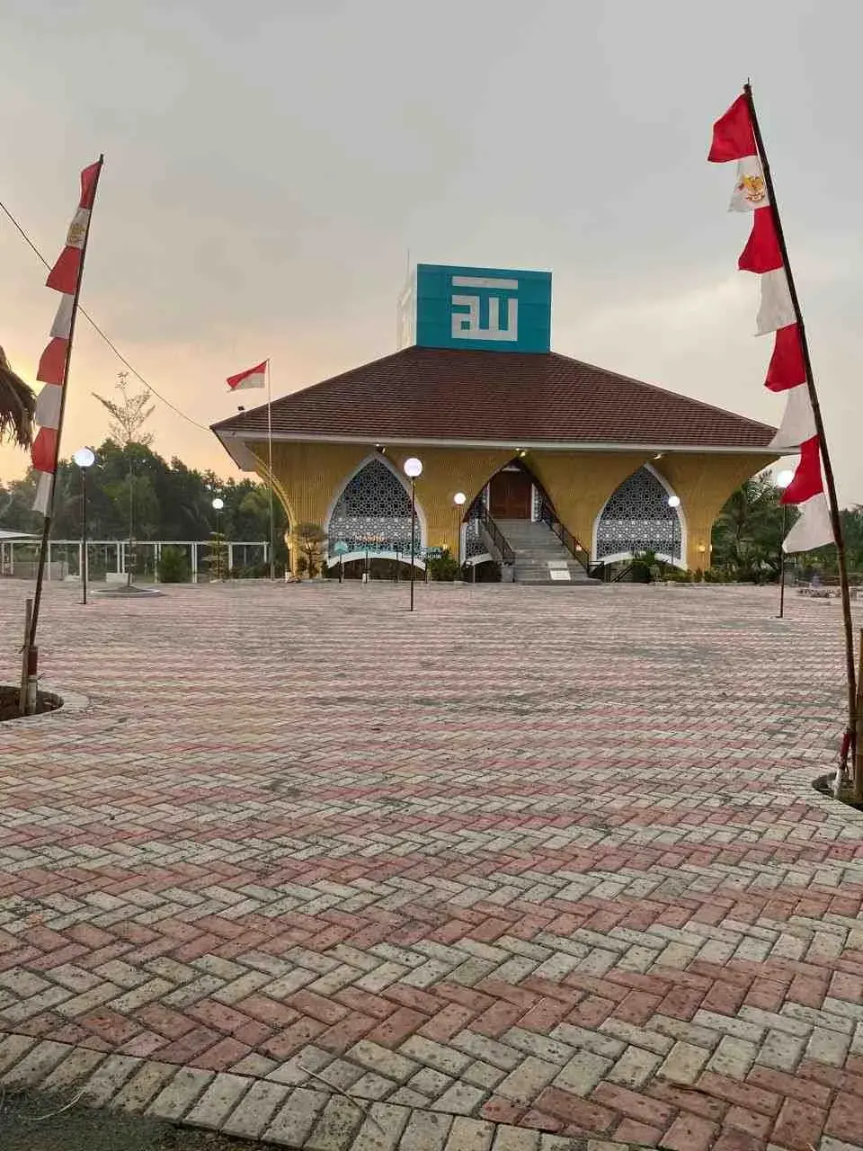 Dokumentasi stok material paving block untuk proyek